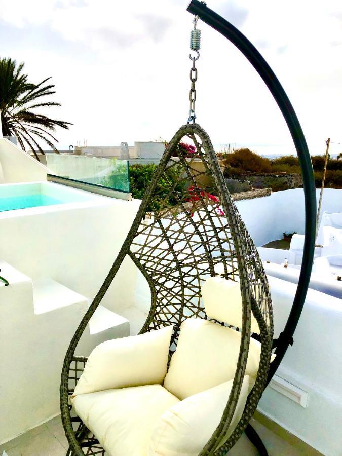 Oldtown Suites Fira Exterior foto